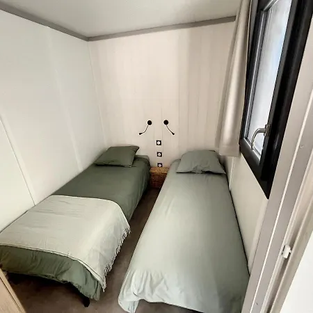 Chalet Standing, 6 Couchages, Piscine Chauffée, Terrasse Privée, Proche Et Commerces - Fr-1-361-520 Jullouville-les-Pins