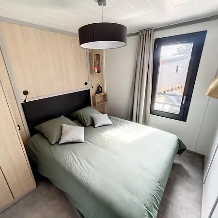 Chalet Standing, 6 Couchages, Piscine Chauffée, Terrasse Privée, Proche Et Commerces - Fr-1-361-520 Jullouville-les-Pins