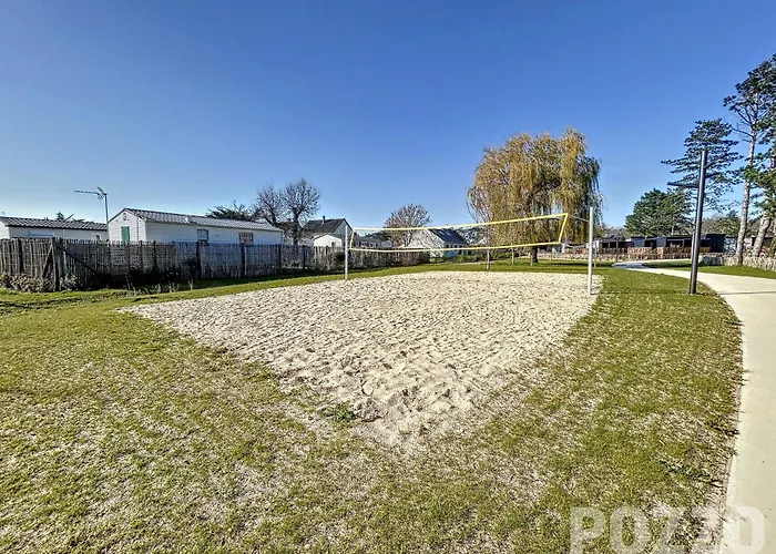 Standing, 6 Couchages, Piscine Chauffee, Terrasse Privee, Proche Et Commerces - Fr-1-361-520 Chalet *