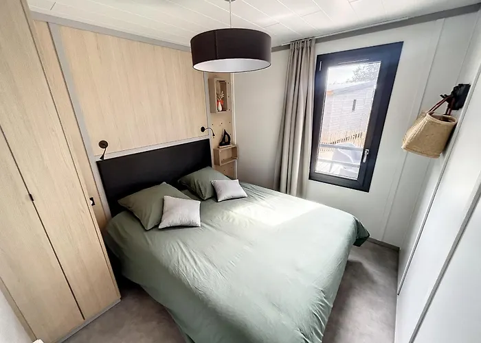 Chalet Standing, 6 Couchages, Piscine Chauffee, Terrasse Privee, Proche Et Commerces - Fr-1-361-520 Jullouville-les-Pins