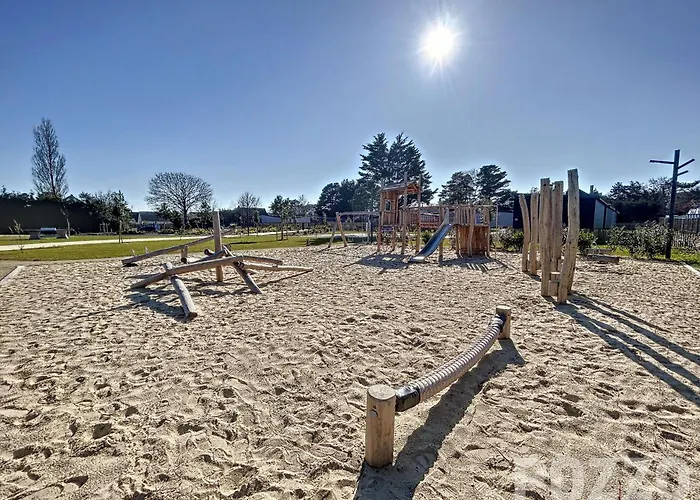 Standing, 6 Couchages, Piscine Chauffee, Terrasse Privee, Proche Et Commerces - Fr-1-361-520 Chalet